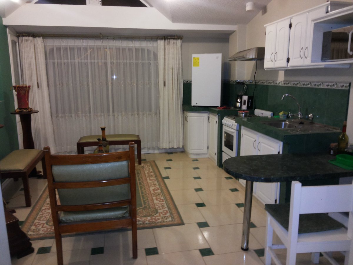 vmlv1000's tweet photo. Arriendo suite completamente amoblada 0996599485 https://t.co/La0iBeBps1
