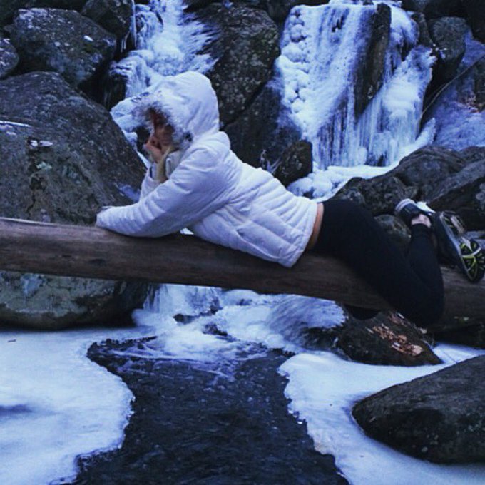 The cold never bothered me anyway! 💁🏼 https://t.co/PaRJl6nRWU<a href="/tag/fbf"class="tags"><span>#fbf</span></a>