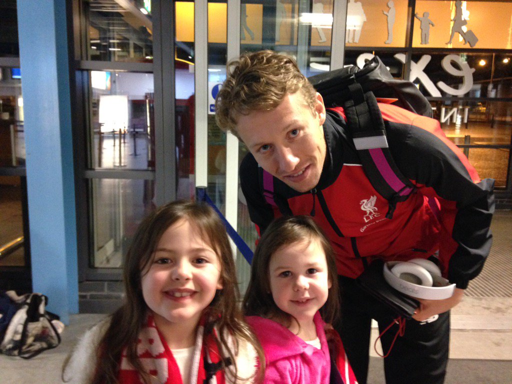 MacnamaraCarly's tweet photo. Kids loved meeting the Liverpool team at Exeter Airport. Thanks for the pics and autographs #LFC #FACup https://t.co/TilU56RhSM