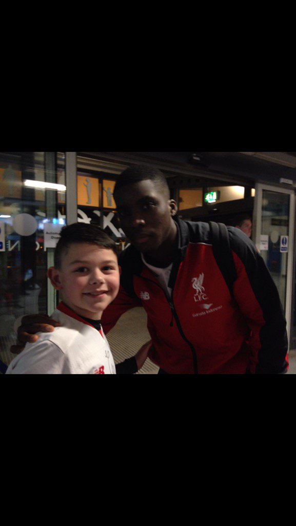 MacnamaraCarly's tweet photo. Kids loved meeting the Liverpool team at Exeter Airport. Thanks for the pics and autographs #LFC #FACup https://t.co/TilU56RhSM