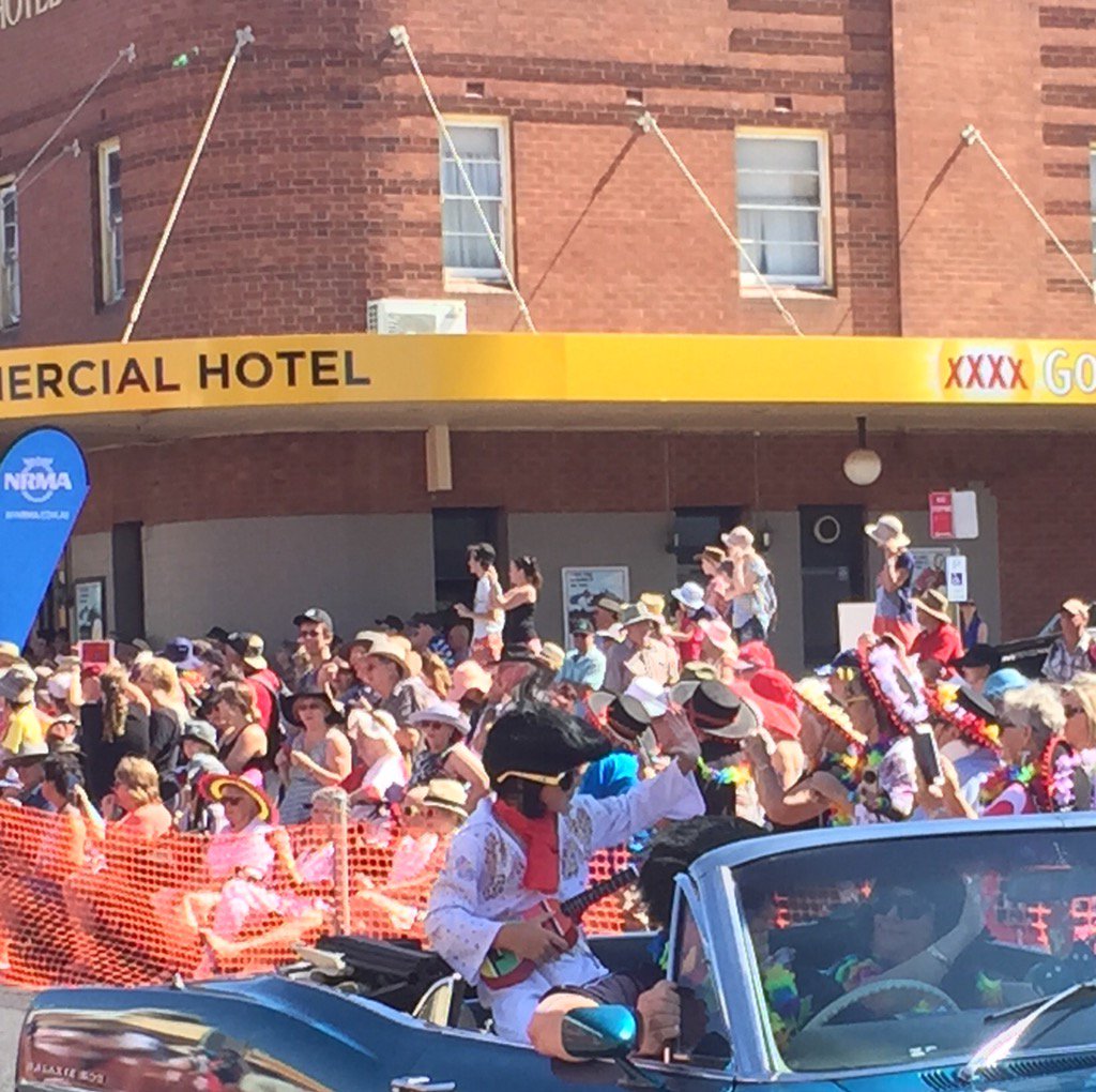 NRMA's tweet photo. The @NRMA @ParkesElvisFest is packed. Is this the best mini-Elvis? #minielvis #ParkesElvisFestival #FunInAcapulco https://t.co/E8l5IzIMPy