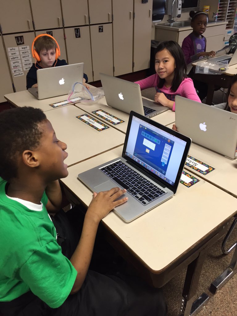BrooksGH2's tweet photo. 2nd graders @GlacierHills will be dreaming of @DreamBox_Learn over the weekend https://t.co/C7rBBc1gZV