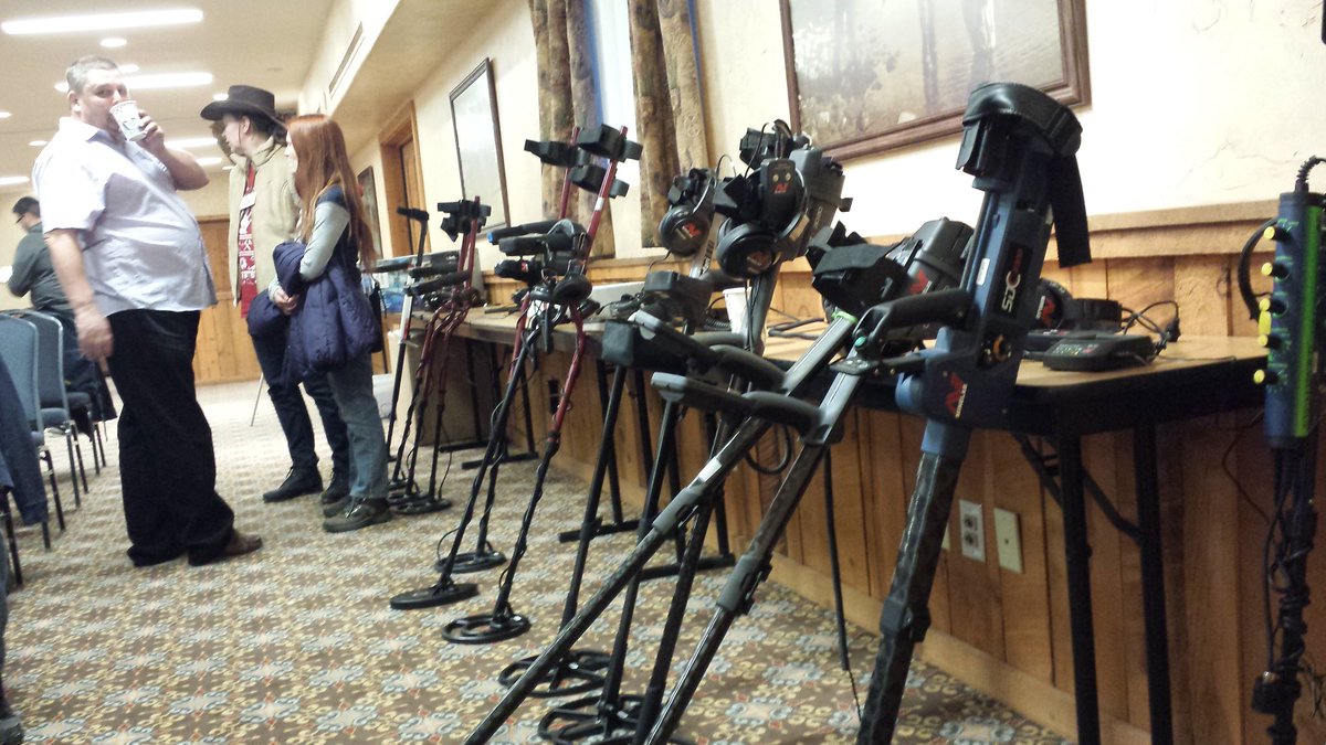 Woodtoast's tweet photo. Kind of overwhelmed here at the #meteoritehuntingBootCamp metal detector orientation! So many to choose from! https://t.co/sCVN5vRri8