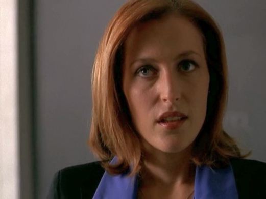 JolinarSG1's tweet photo. There's no way I'd be able to concentrate in class if Scully was my teacher 😍 #ScullyFIF #XFRewatchDaemonicus https://t.co/fqPyt1nzAC