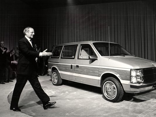 2017 Chrysler minivan coming; Dodge not leaving yet freep.com/story/money/ca…
