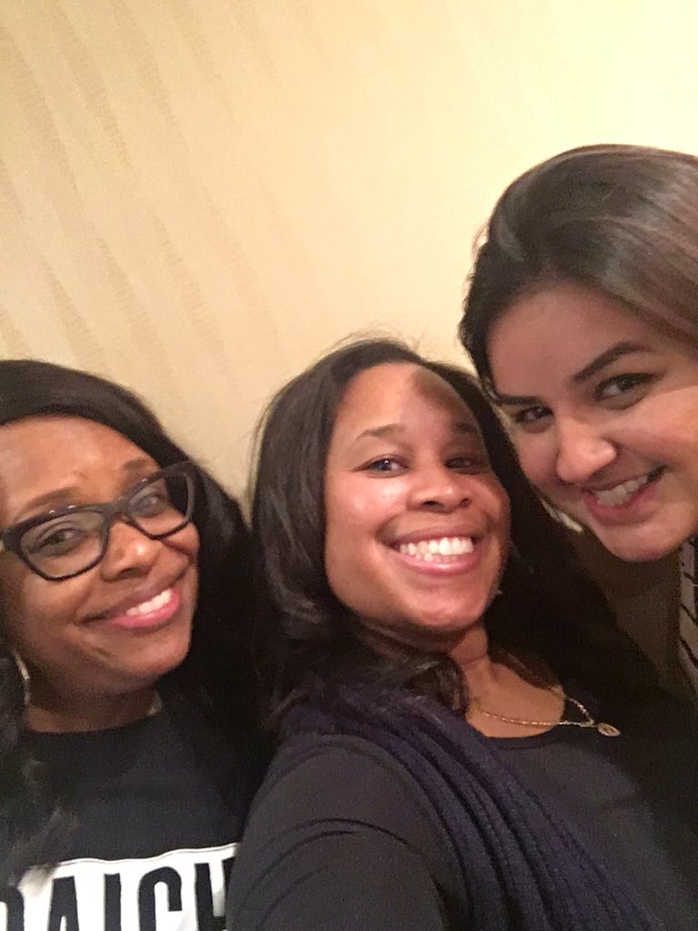 roxannelr89's tweet photo. #catalystroots one team.. One goal!! https://t.co/rGfVrnb1z9