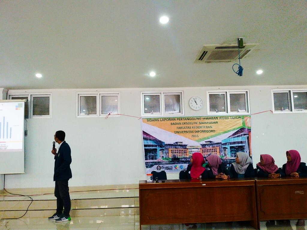 BEMFKUNDIP's tweet photo. Pemaparan selanjutnya, dipresentasikan oleh PENGMAS BEM FK #FKBISA #LPJ https://t.co/xnSU40PLIF