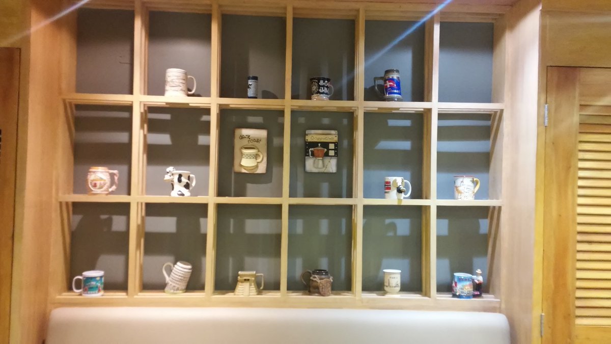 1073Guardian's tweet photo. saw these and smiled. thinking of Yoyon @whianwamos @CybeRhians  anong mug po gagamitin mo today? ^_^ https://t.co/NuihIIk2eF