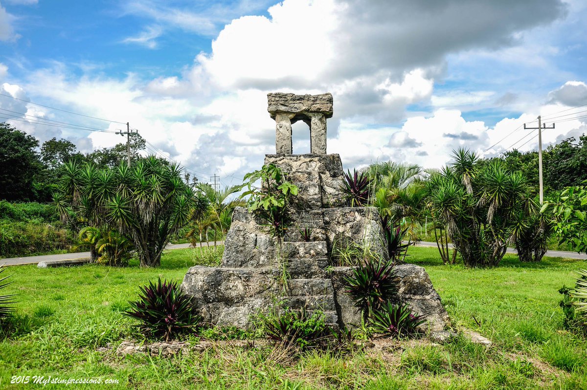 stimpressions's tweet photo. Probably the smallest Maya temple in the world #maya #mayatemples #yucatan #travel #temples #ttot #mexico https://t.co/fPtiXVUVbt