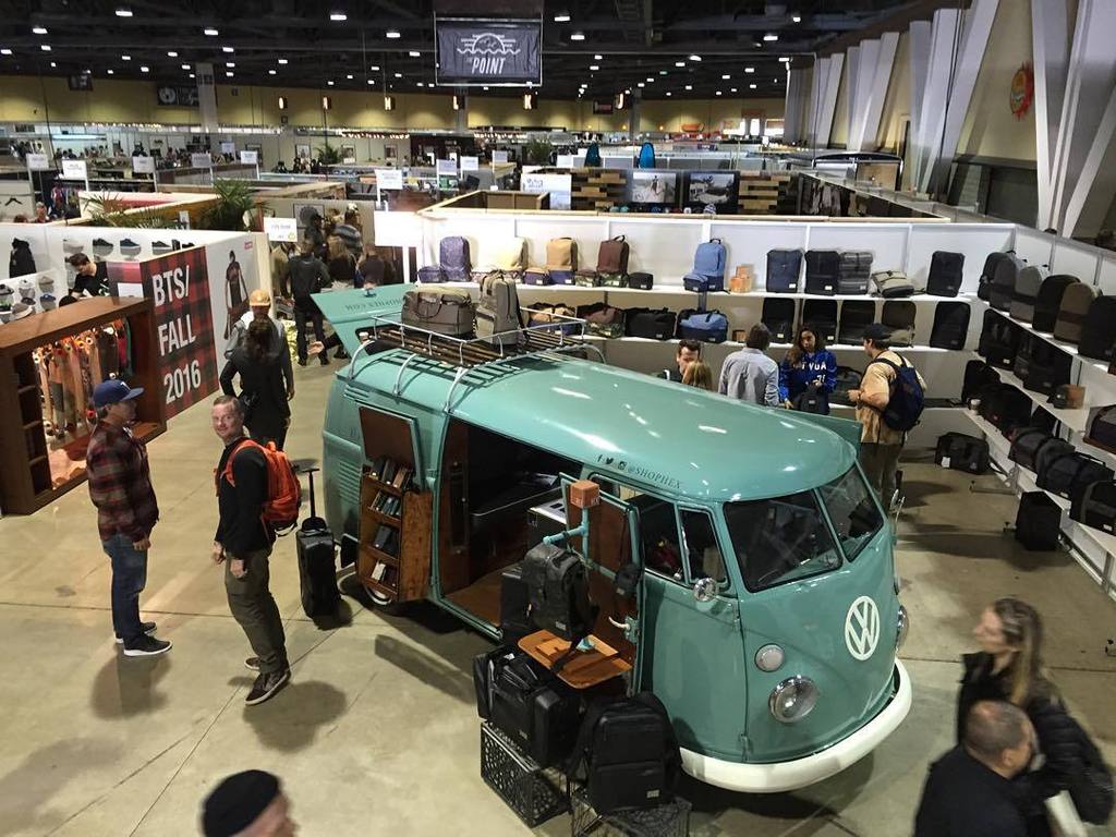 hex_brand's tweet photo. Another @agendashow in the books!
#HEXplore #theHEXbus https://t.co/PhvgfXCTPV https://t.co/WBianhXe0W