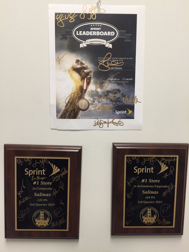 SalinasSprint's tweet photo. Thank you to my Team for a great 2015.... Now on to a greater 2016 representing the #BlackandYellow! https://t.co/xvuj5T5fYP