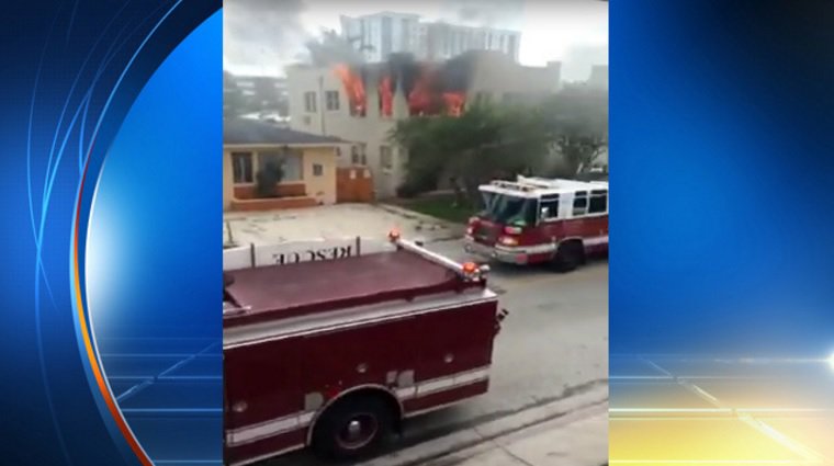2 dogs killed in Hollywood apartment fire bit.ly/1kTYEFj?utm_me… https://t.co/XWfpeMqNIu