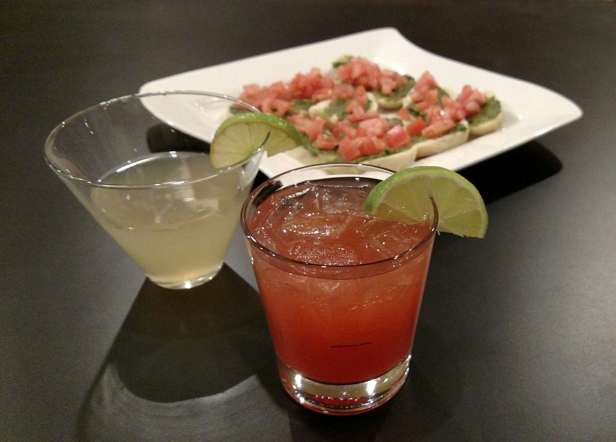 BirdCafeButte's tweet photo. Our Bar is open tonight until 2am, and our kitchen is open serving our Vegan Chili, Ribollita soup and appetizers! https://t.co/OV7bBVLdeu