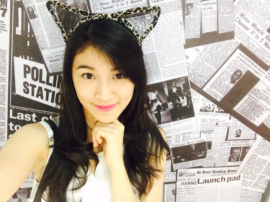 _shanindira's tweet photo. Morning good(?) 
Hehehe 
Awali harimu dengan senyuman, ketemu di #TewoTeran show 1 ya^^ https://t.co/ElsARuKXJg
