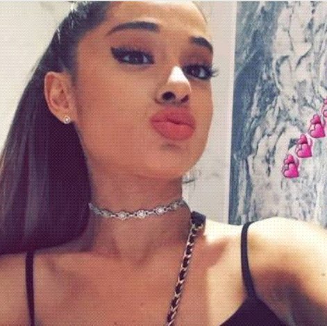 arianagcoisa's tweet photo. Bicuda..😂😂🙈💕👏 https://t.co/v9ENUHzzHk