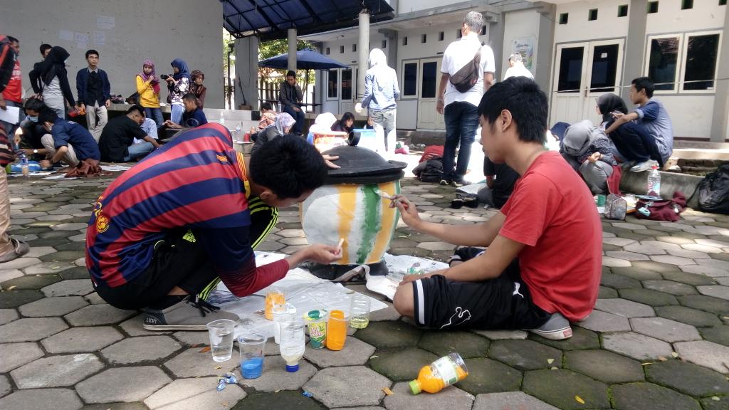 InaugurasiFPUB's tweet photo. Berikut ini beberapa foto trashbin competition :) mangat rek! https://t.co/YYQ0iWZfz0