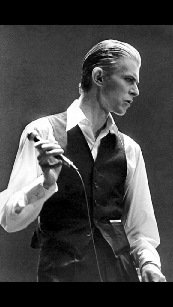 mickeysolis's tweet image. Happy birthday hero, legend, love
#DavidBowie #artistofthecentury