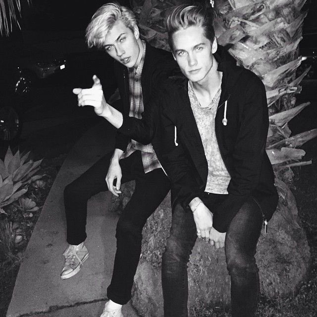 BLVECHEESE's tweet photo. @NeelsVisscr I will steal the jacket young man https://t.co/Rb3hUzrYNQ