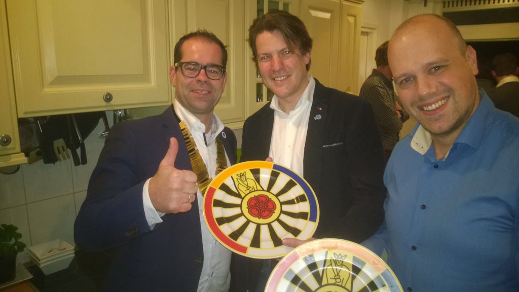 Was weer een gezellige avond met de mannen van het district #Tafelronde39 #verbinding #Tafelborden