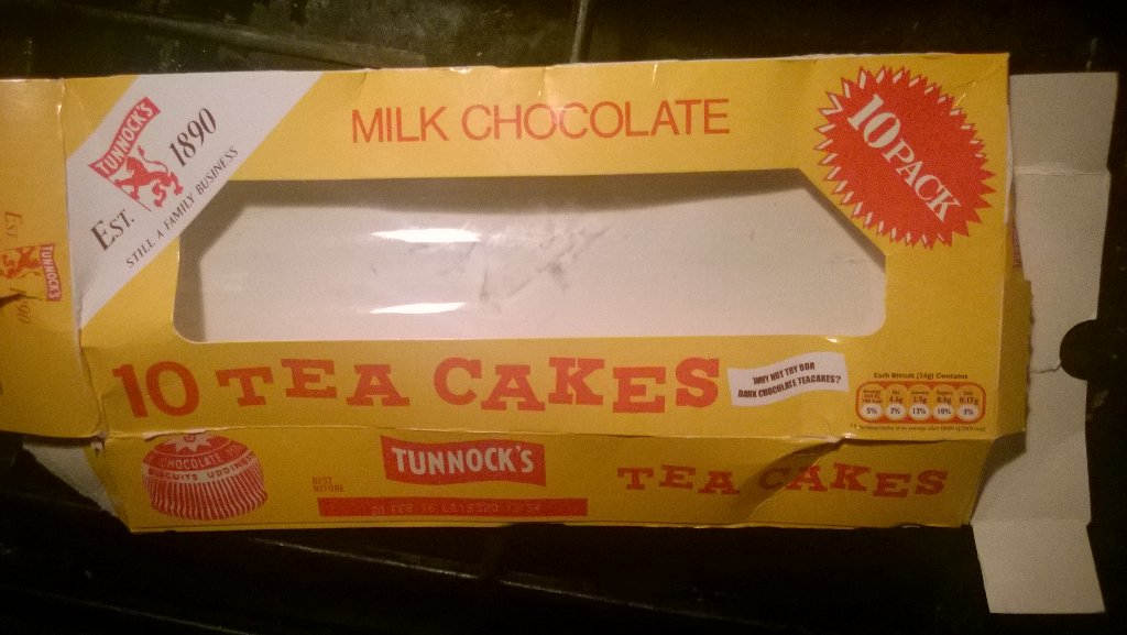 kitson's tweet photo. .@TunnocksOfficial Tea Cakes--think of them as Scotland's version of #Mallowmars.
And, yes, the box is now empty.
=( https://t.co/24mYplxCLm