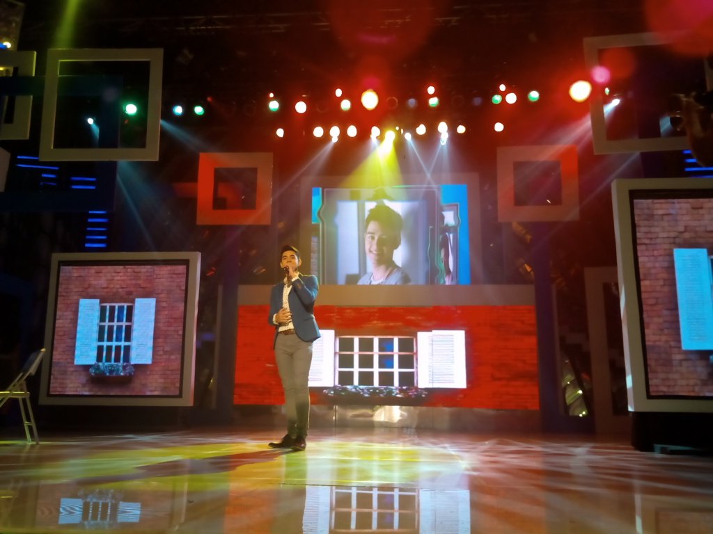 EatBulaga's tweet photo. Singing Bae Yasser Marta "basta't Kasama Kita"

#Spogify https://t.co/9F7GEexJDz