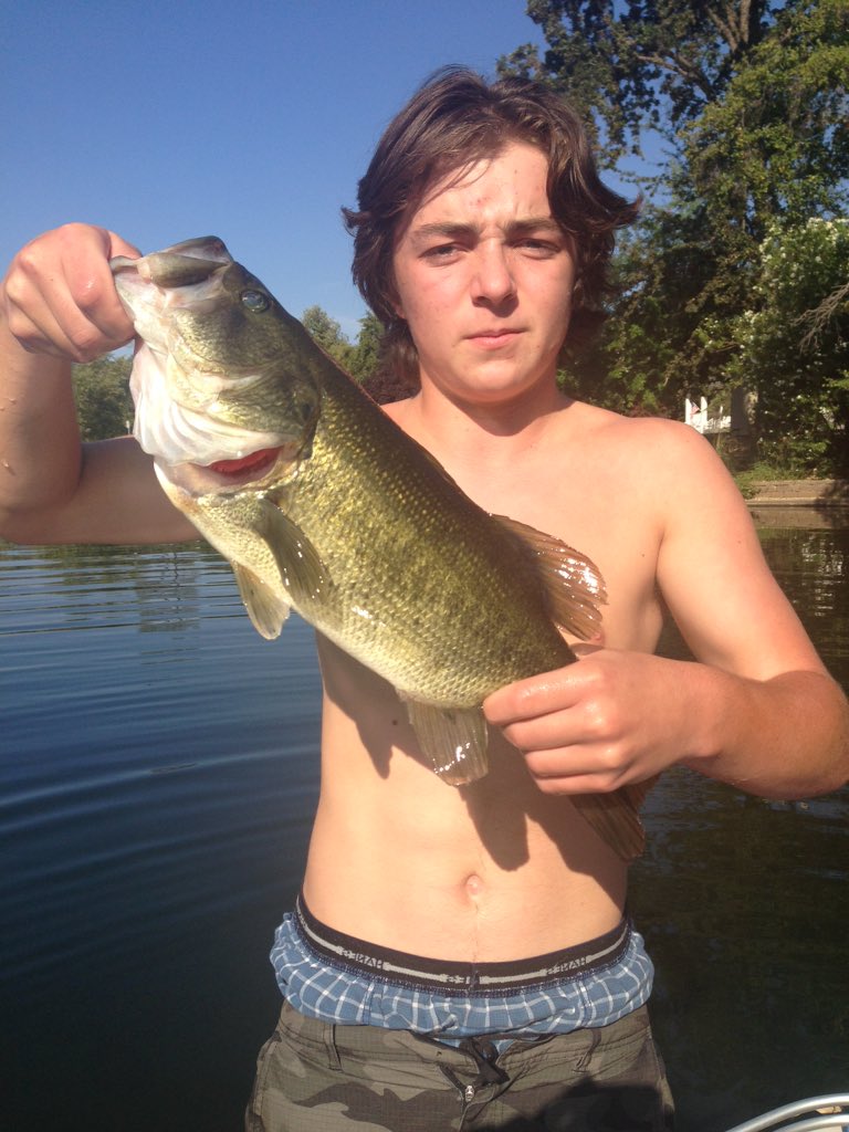 Missing last years fishing 1. Late fall 5.04 lb | 2. Fall 4.37 lb | 3. Summer 3.17 lb | 4. Summer 4-4.5 #hogs 🐷