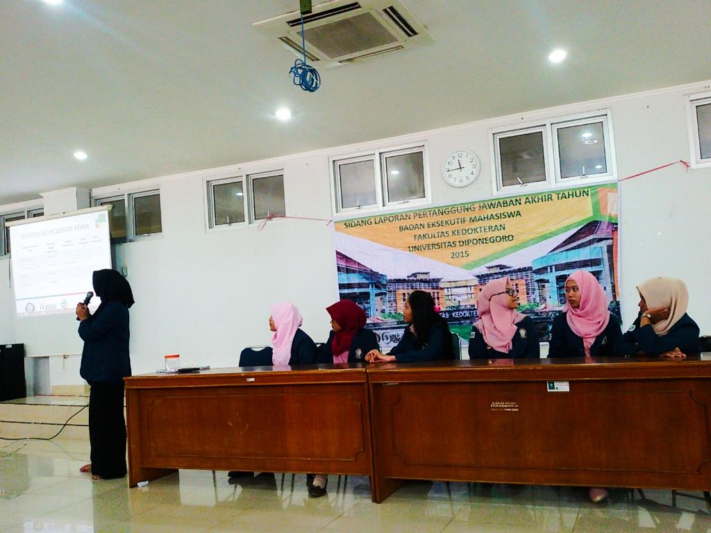 BEMFKUNDIP's tweet photo. Masih semangat! Selanjutnya, pemaparan presentasi LPJ dari HUMAS BEM FK:) #FKBISA #LPJAkhirTahun https://t.co/ee5J1giaYk