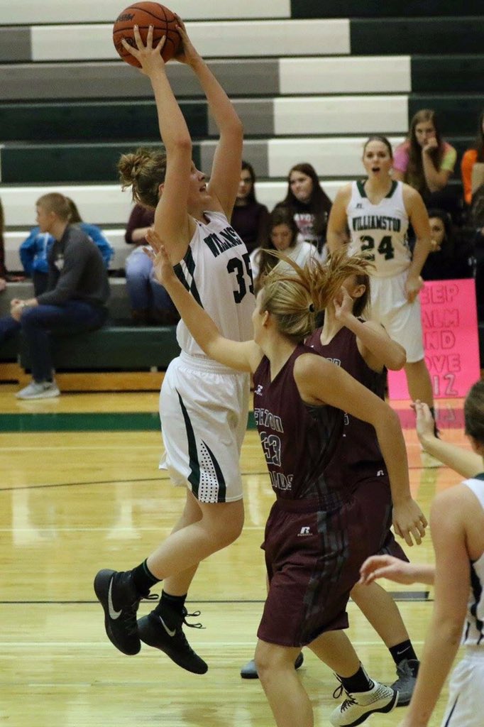 TaraPep's tweet image. Way to go Allison #35 Gettin' to work! #rebound #putback #passtothepost #getouttatheway