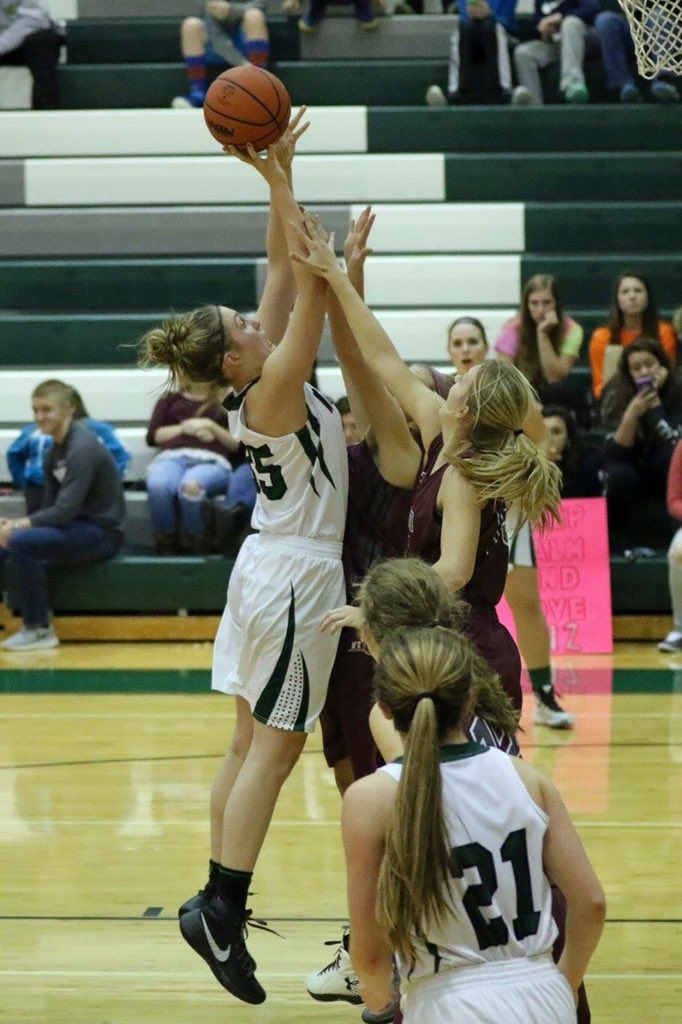 TaraPep's tweet image. Way to go Allison #35 Gettin' to work! #rebound #putback #passtothepost #getouttatheway