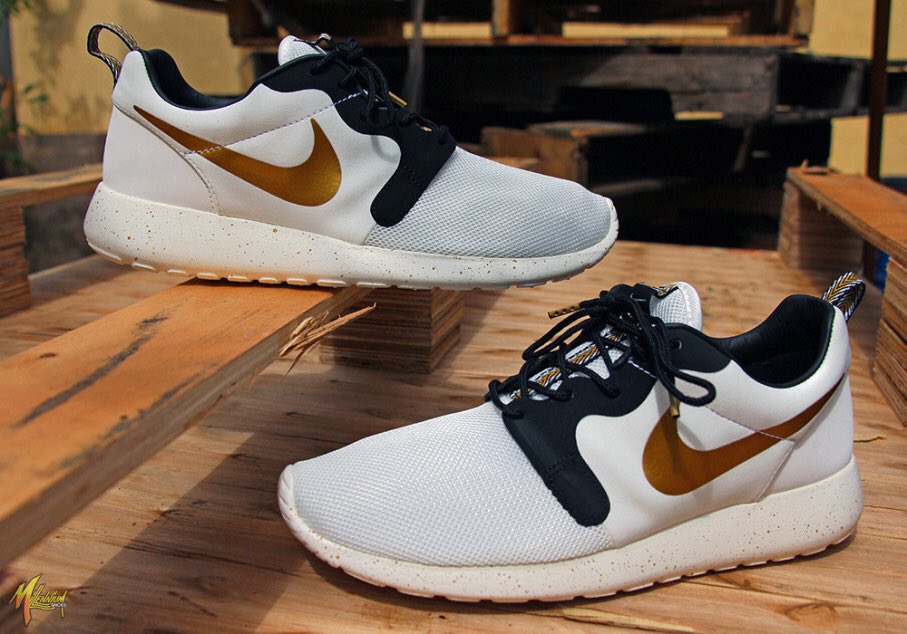 HotlineDontRing's tweet photo. ♥️ if you like these Hyper Venom Roshe Runs ♥️♥️💰💰😍😍

Use promo code: "KING13" for 10% off

https://t.co/FjyBZf53F5 https://t.co/ASJPuH6Ydi