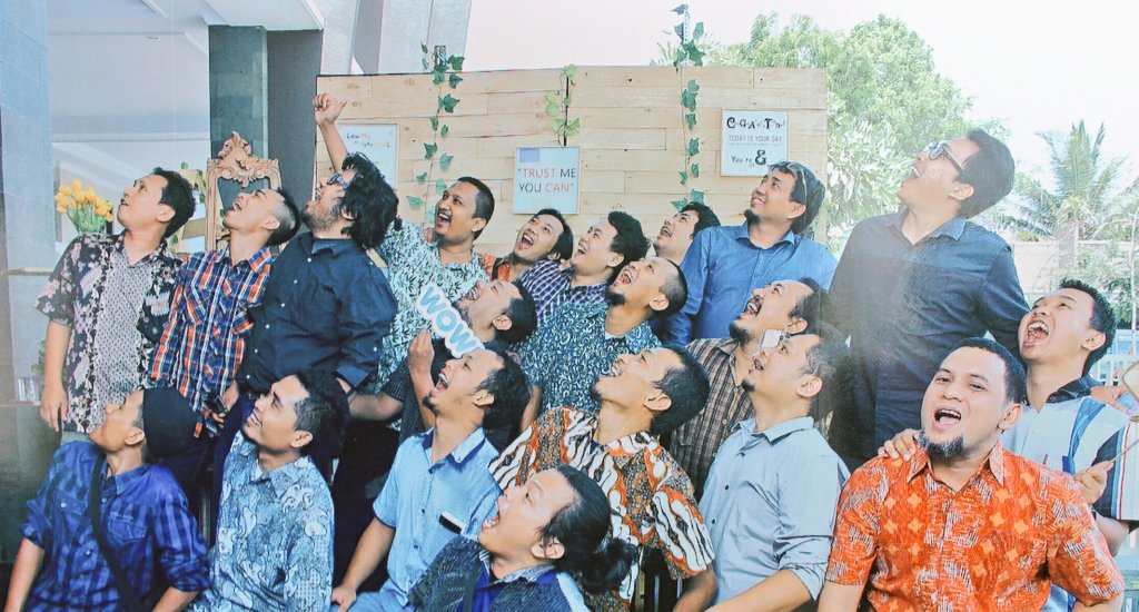 Mari bersama berlatih menertawakan diri sendiri