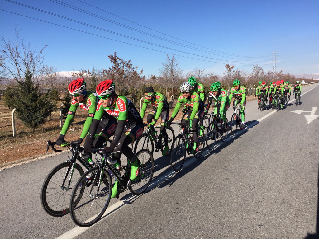 Güneşli havada antreman yapmak harika@NzmBkrc <a href="/FethullahKose/">Fethullah Köse</a> @fethiacar1996 <a href="/ahmetakdilek/">Ahmet Akdilek</a> <a href="/SalcanoBisiklet/">SALCANO</a>