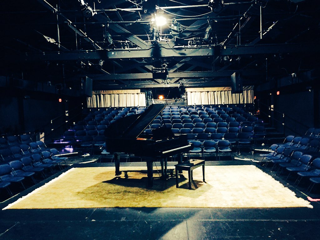 QueenMaryMack's tweet photo. Hello from the other side... Beautiful night at #FTCStageOne https://t.co/alkKngQlJC