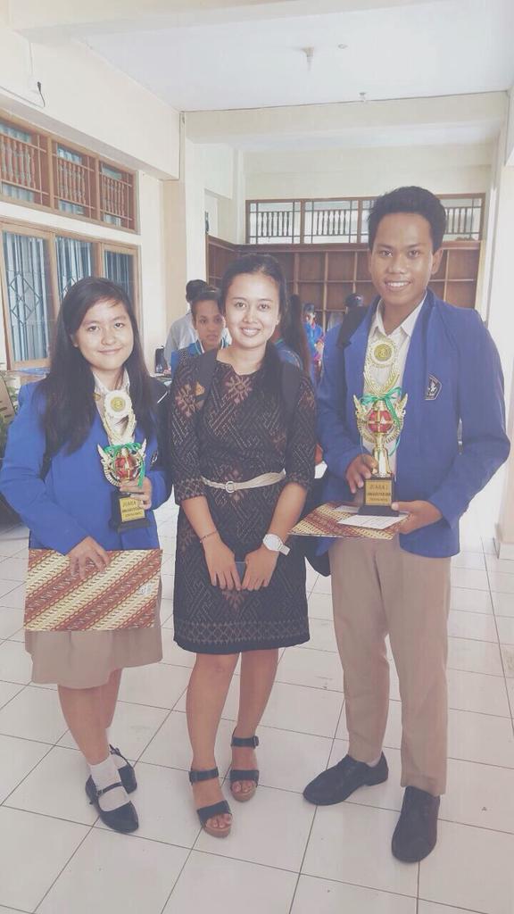 Congratss Laras juara 3 LKTI Subak di Universitas Dwijendra