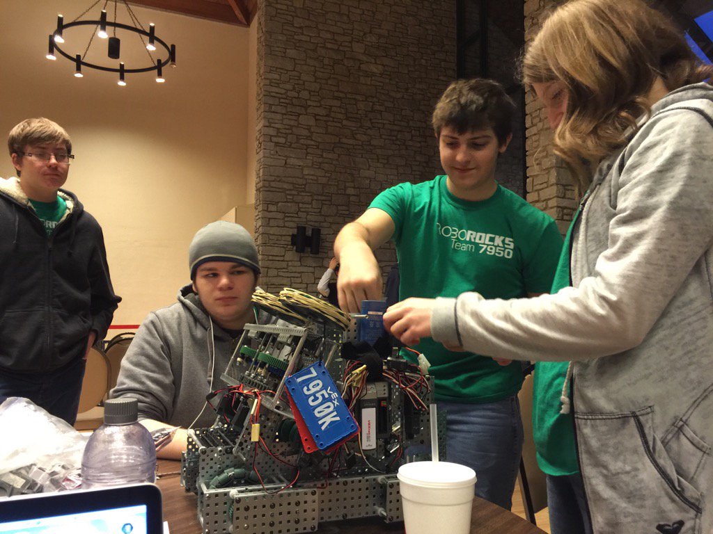 mrhornerphysics's tweet photo. Are you ready for some @WWSWHS #roboRocks @parktudor ? We are! https://t.co/hzbStJsnLB