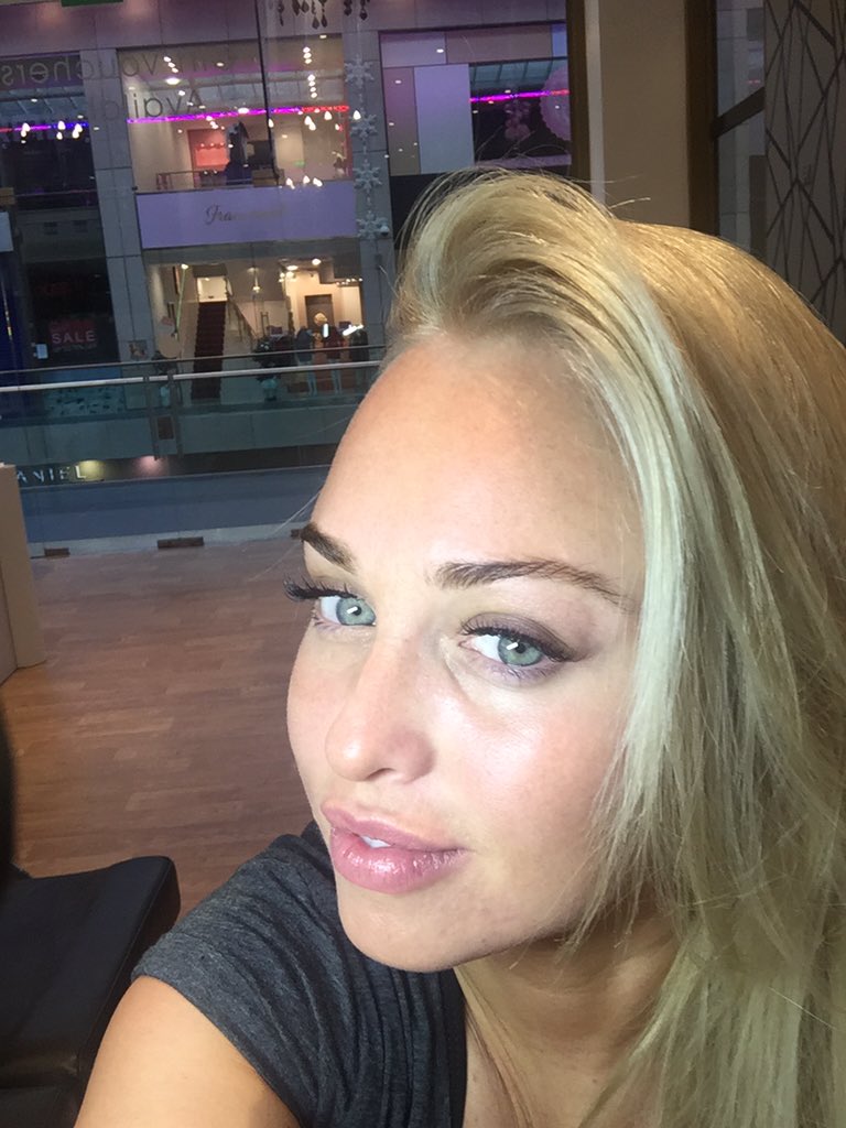 misJORGIEPORTER's tweet photo. Just love wen I get my lashes on!!😍😍😍😍😘😘😘 @UrbanCalmuk @LashOutLashes  by vickie x x https://t.co/J21IZrzfWJ