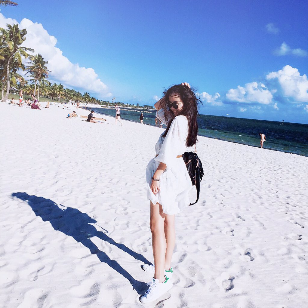 shellure's tweet photo. Missing everything in this picture! Dress by @hm https://t.co/bFyLNRj0cu