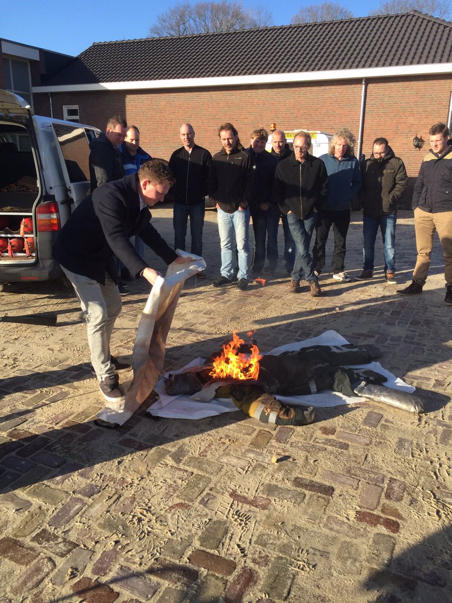 Vandaag hebben alle medewerkers van ACON de herhalingsoefening BHV weer gehad. #bhv #lemelerveld
