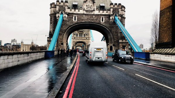 Beautiful photo of #Cycling Tower Bridge - Leicester Square cycle <a href="/SantanderCycles/">Santa</a> #London #cycling Thx <a href="/AJTHOM22/">Alex Thomson</a>