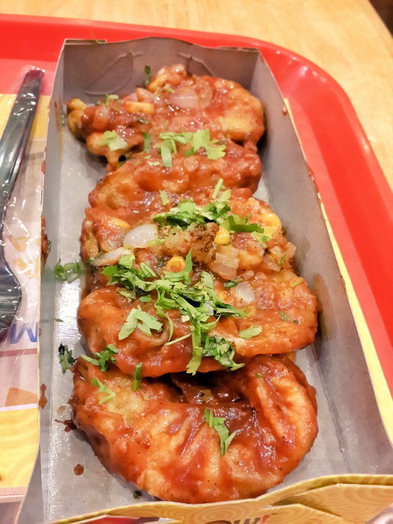 gofondue's tweet photo. RT arditasari RT Kunal2604: Pan fried #momos at Wowmomo4u.
#flavorsofdelhi #sodelhi #dfordelhi #foodtalkindia #foo… https://t.co/OWvCSBsoTL