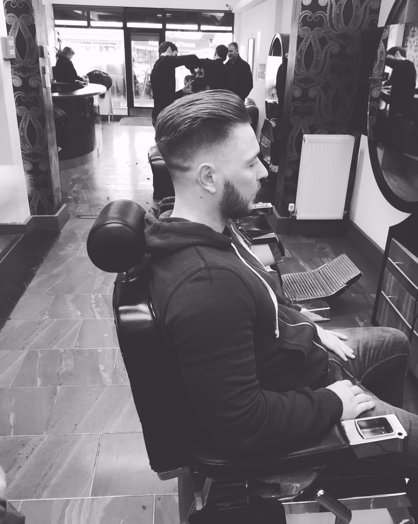 WBarbers's tweet photo. Smart trim by Roger💈✂️ #wiggies #saturday https://t.co/vE2fITZzH9