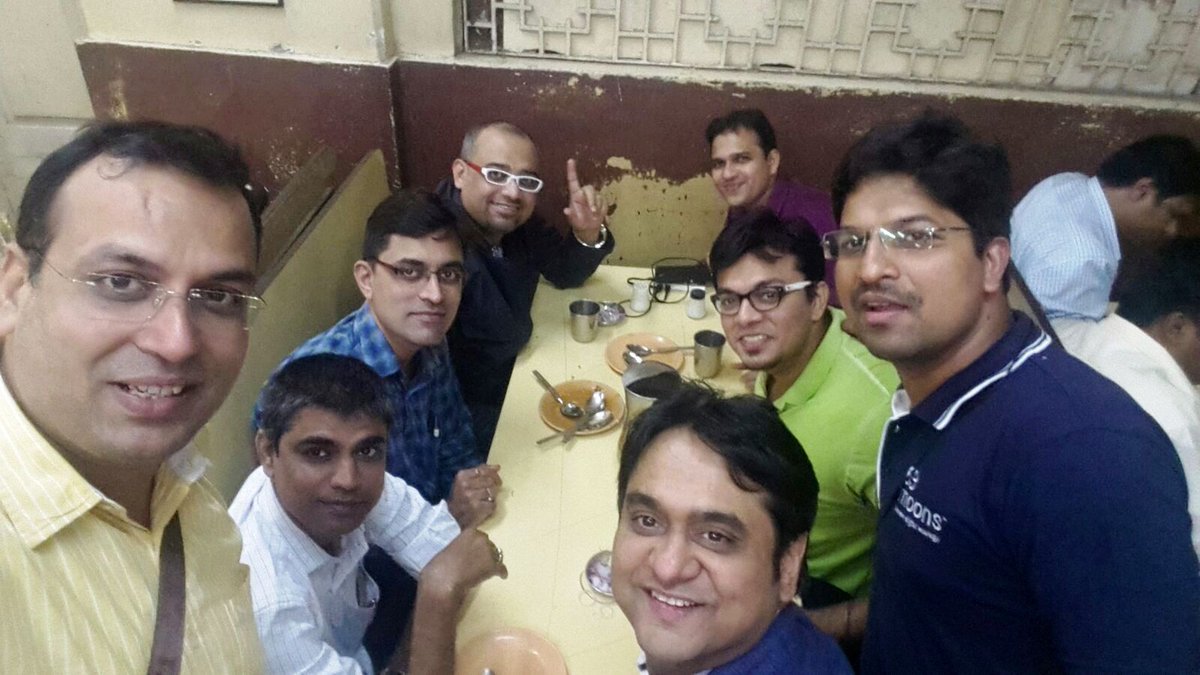 ashishgakrey's tweet photo. No better place than #Southmumbai #Fridaynight #TGIF @hr_shapers #HRShapers #MumbaiNightLife #Mumbai #indigocolaba https://t.co/EkETtHuj31