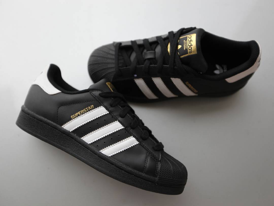 Adidas Superstar
Size 37
500rb
BBM: 5417864C

Up <a href="/FS_80cs/">FAMILY 3STRIPES</a> <a href="/sneakfeed_/">SNEAK FEED INDONESIA</a> <a href="/snconceptstore/">IG : SN Concept</a> @Fao_Collection @DirtzStore