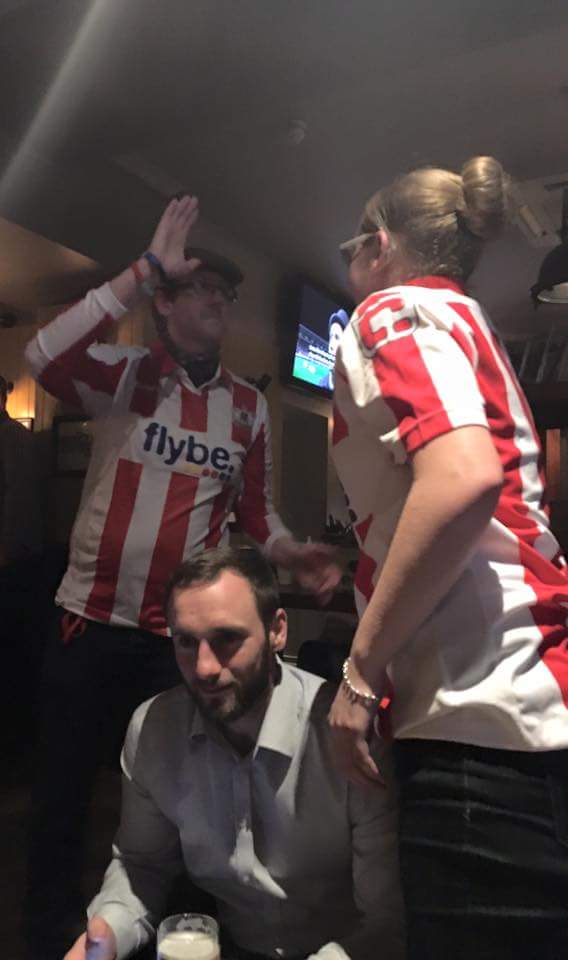 megwills2's tweet photo. Ollie couldn't believe there was more than one Exeter fan outside of Exeter last night #bbcfacup #ECFCvLFC https://t.co/Jjo0gxAVpy