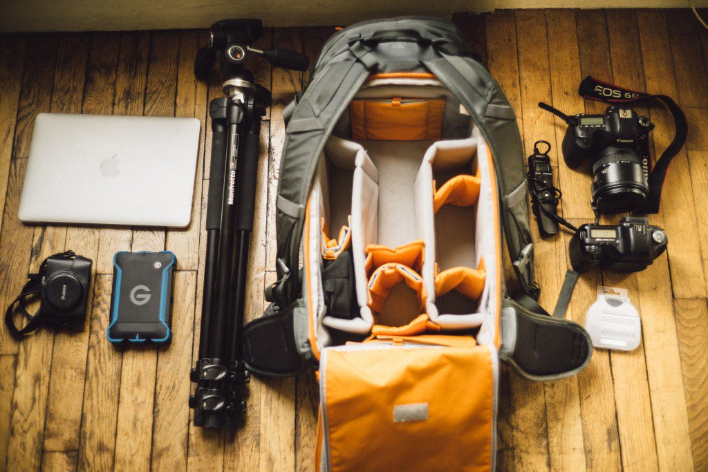 naro's tweet photo. Camera Bag – Gear List for Today https://t.co/DqOS9xqGjS avec @Loweprobags &amp; @GTechFR https://t.co/4jOOeeENar
