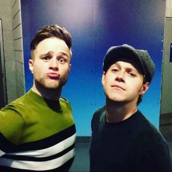 EisabethAlvarez's tweet photo. Nuova foto di Niall e Olly posta dalla 02 Arena di Londra #VideoMTV015 one direction https://t.co/gNxUwmygSq