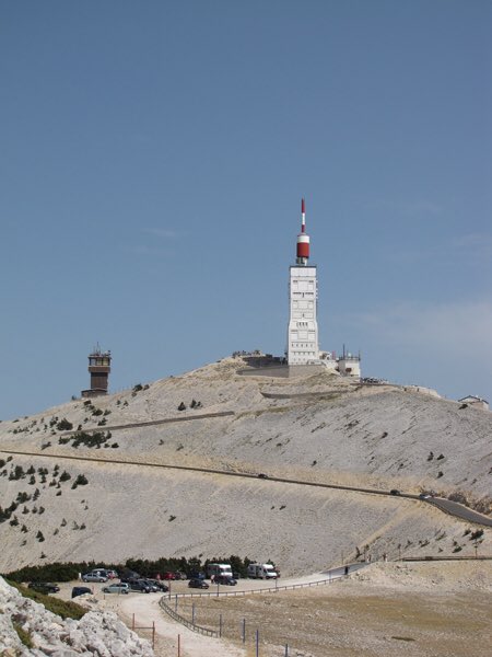 Centre émetteur TDF du mont Ventoux 
#PACA 
1966 #architecture #hertzienne
