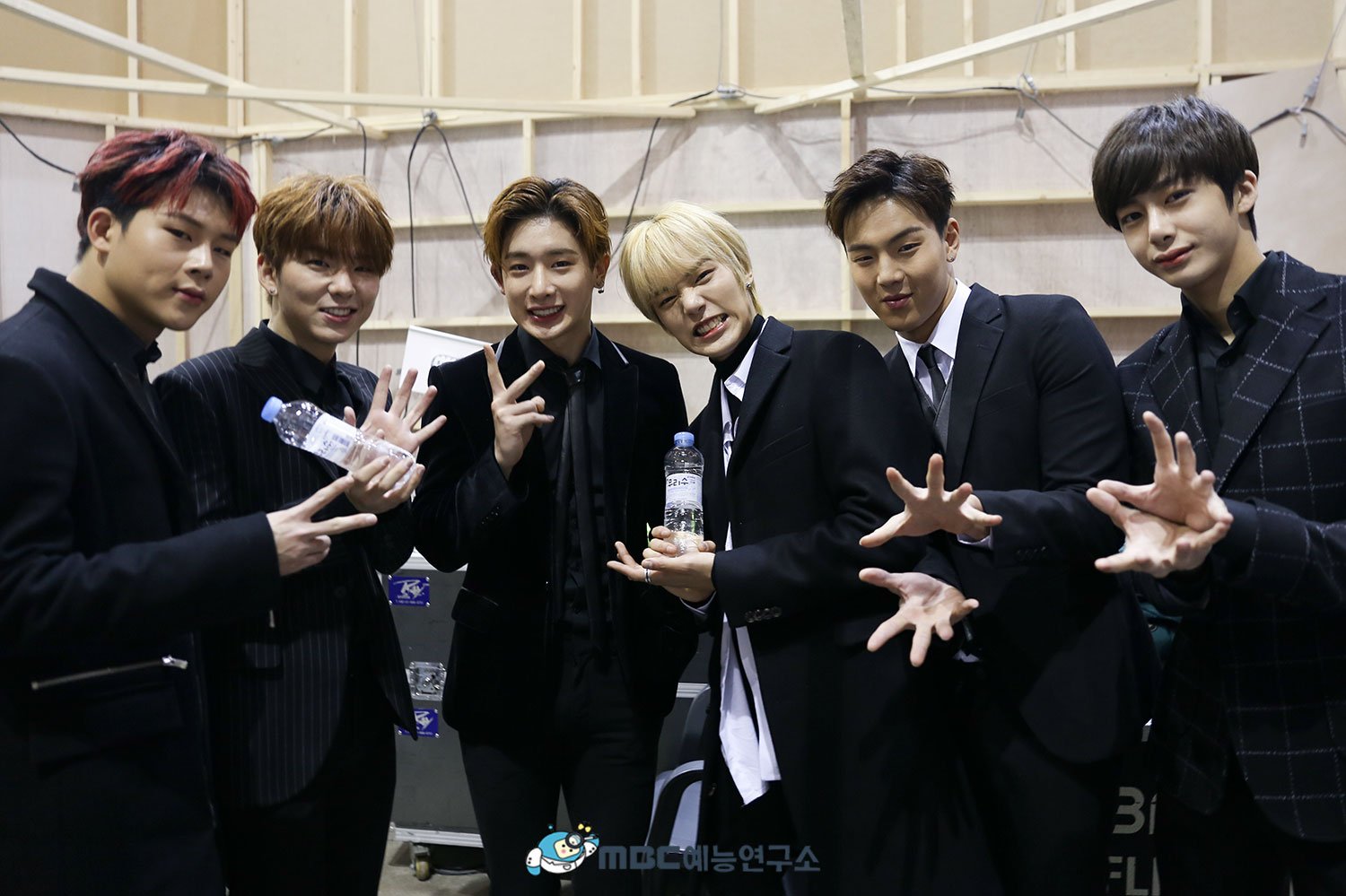 현재 갑자기 팬페이지 16개가 레스트 선언한 아이돌 그룹 | 인스티즈