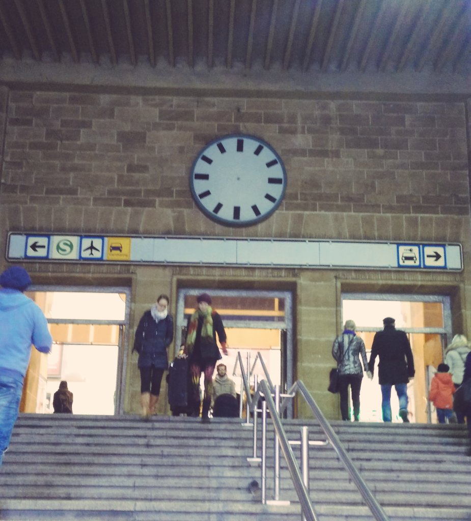 Freshico's tweet image. Zeitlos #stuttgart #hbf