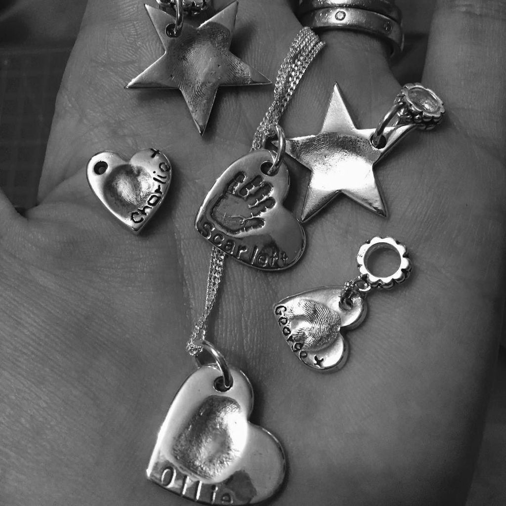 BeanstalkGifts's tweet photo. #day9 #30daysofcraftiness via @craft_schmooze today I'm showing off my #sparkle and I have… https://t.co/nImzYuNneD https://t.co/a9daxyhtmo